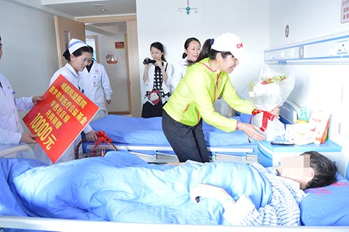 与患者互动.jpg